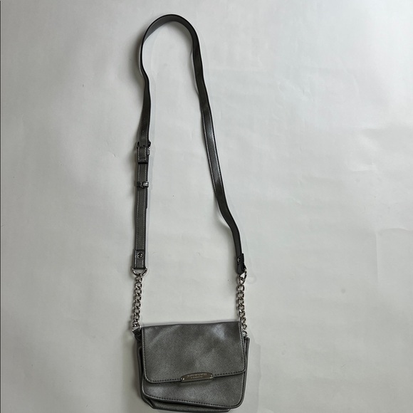 Jones New York Handbags - Jones New York Metallic Gray Crossbody Bag
